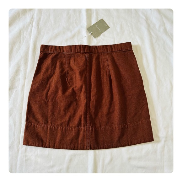β
NWT Everlane Canvas Stamp Skirt - Brick Brown β
- Picture 10 of 17